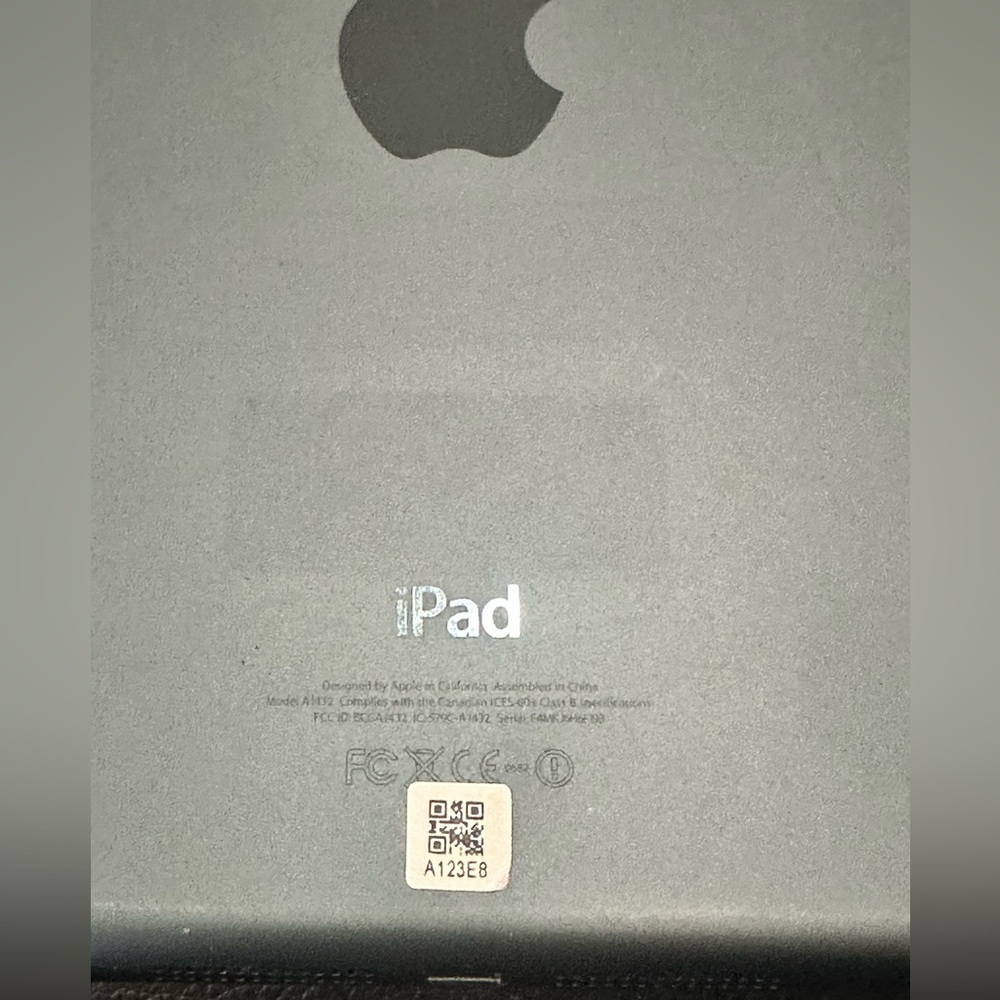 Apple iPad Mini 1st Gen 16GB Grey Wi-Fi 7.9in - Picture 4 of 5